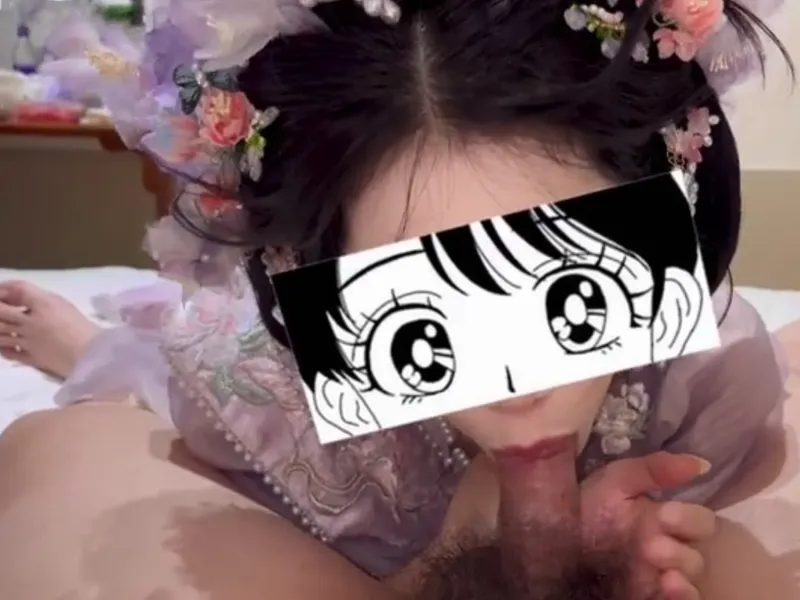 Gái xinh trong bộ đồ hoa nhỏ mút cục thịt cực đã